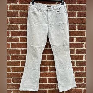 Levi’s 515 Boot Cut Cream Corduroy Pants Size 10